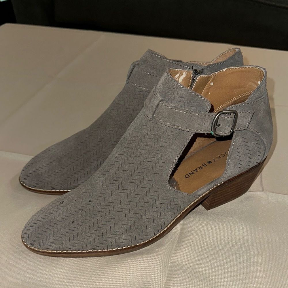 Lucky Brand Gray Ankle Booties with Side Cutouts and Zip Size 10